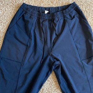 Lululemon capri pants